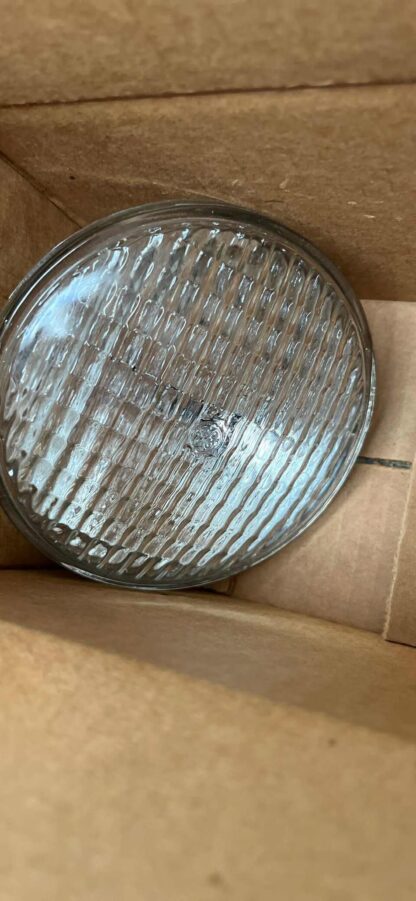 Aircraft 472-049 Lamp 50W 28V new open box GE4593