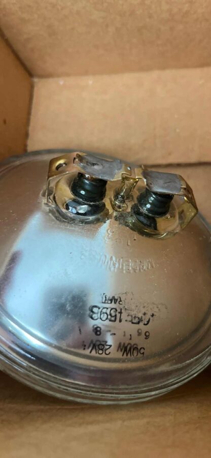 Aircraft 472-049 Lamp 50W 28V new open box - Image 3